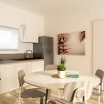 Appartamento Sun Con Piscina - Piazza Brescia - Adria - Family Lido di Jesolo