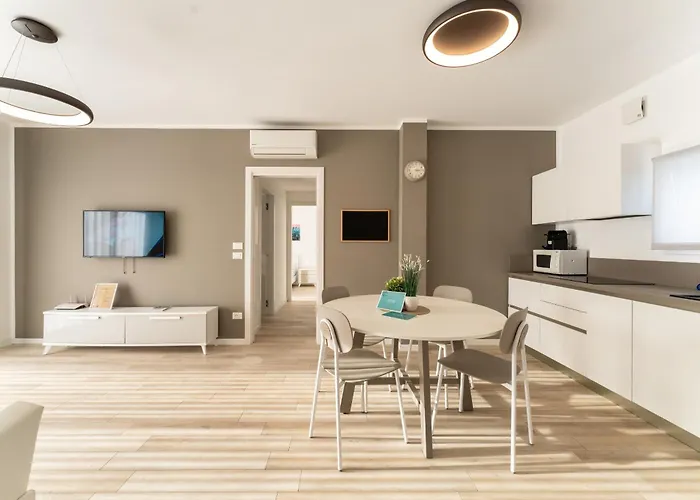 Sun Beach Residence Con Piscina - Piazza Brescia - Adria Holiday Jesolo - Family Apartments